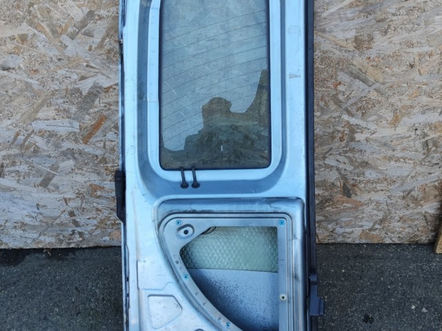 172857 Fiat Doblo 2000-2009 jobb hátsó üveges raktérajtó, a képen látható sérüléssel