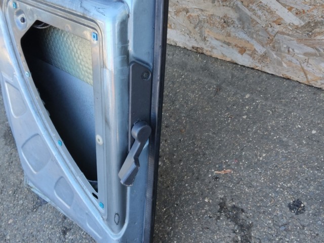 172857 Fiat Doblo 2000-2009 jobb hátsó üveges raktérajtó, a képen látható sérüléssel