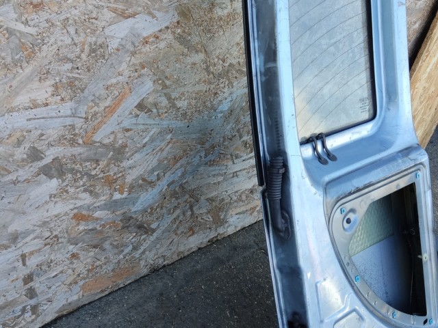 172857 Fiat Doblo 2000-2009 jobb hátsó üveges raktérajtó, a képen látható sérüléssel