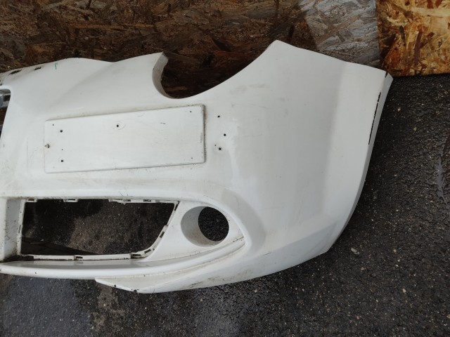 172955 Alfa Romeo MiTo 2008-2013 fehér színű első lökhárító, a képen látható sérüléssel 71777562