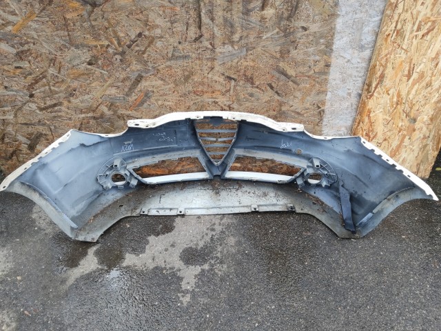 172955 Alfa Romeo MiTo 2008-2013 fehér színű első lökhárító, a képen látható sérüléssel 71777562