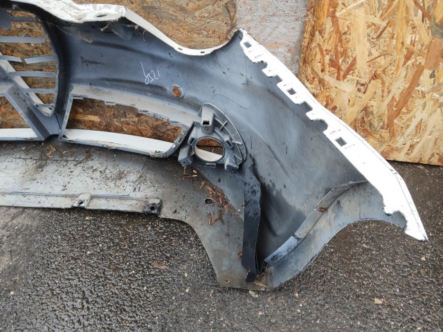 172955 Alfa Romeo MiTo 2008-2013 fehér színű első lökhárító, a képen látható sérüléssel 71777562