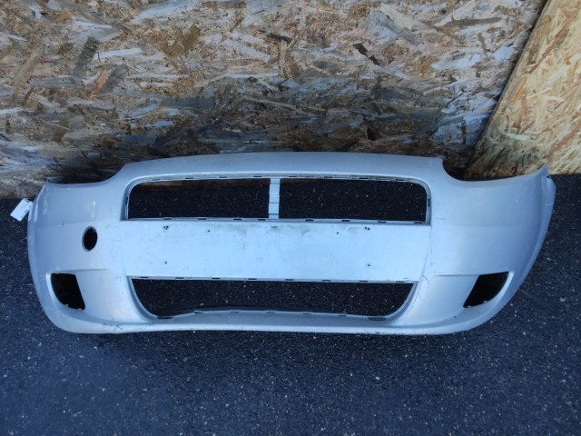 104448 Fiat Grande Punto  2005-2009 első lökhárító, a képen látható sérüléssel