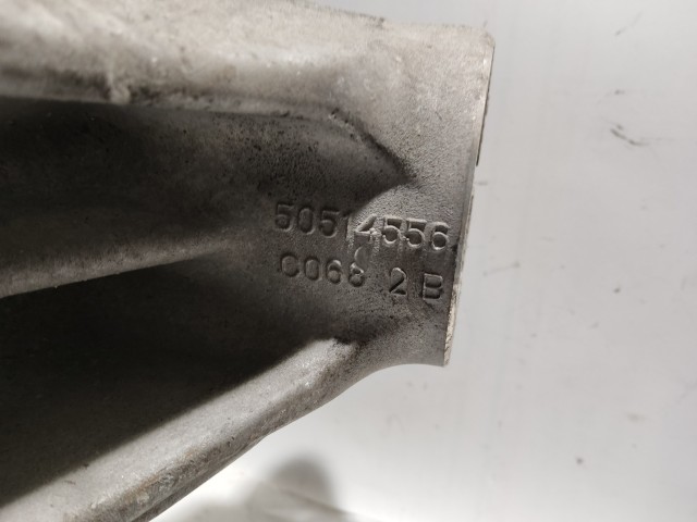 167682 Alfa Romeo Giulietta 27 fogas jobb első csonkállvány (kerékagy) 50514556