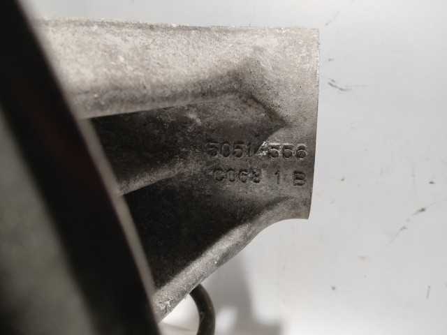 167685 Alfa Romeo Giulietta 27 fogas jobb első csonkállvány (kerékagy) 50514556