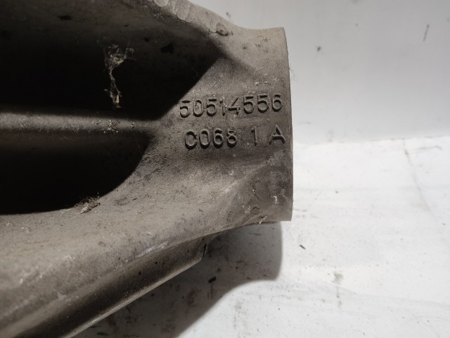 167700 Alfa Romeo Giulietta 27 fogas jobb első csonkállvány (kerékagy) 50514556