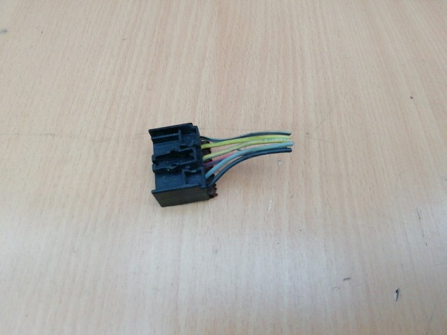 53498 Alfa Romeo 156 1997-2005 első ablaktörlő motor Elektromos csatlakozó