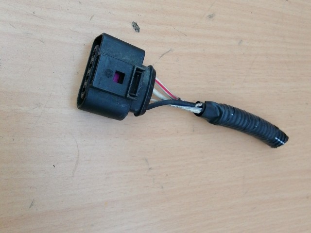 Fiat Fiorino , Qubo 2007-2016 Elektromos csatlakozó Használt Ablaktörlő motor első