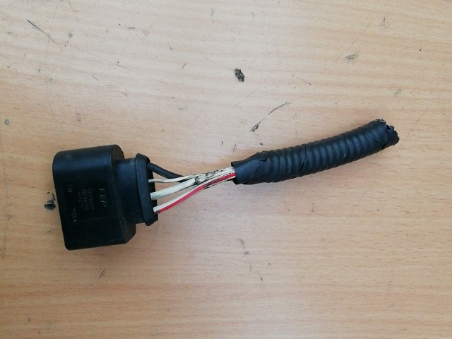 Fiat Fiorino , Qubo 2007-2016 Elektromos csatlakozó Használt Ablaktörlő motor első
