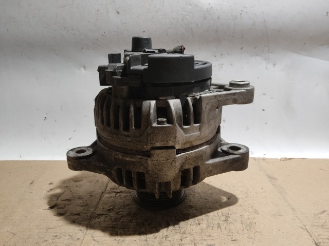 Alfa Romeo 147 1,6-2,0 16v generátor 105A 0124415015 , 46769369