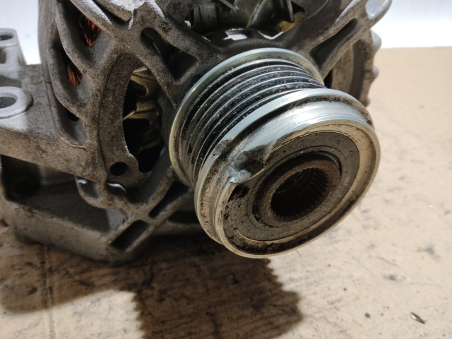 167963 Alfa Romeo, Fiat, Lancia, Citroen, Peugeot, Opel 1,3 16v Diesel generátor 120A 51854912 (képen látható szíjtárcsa sérüléssel)