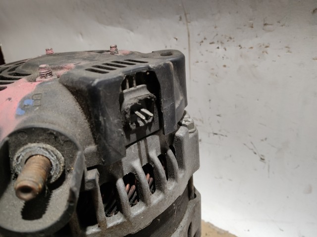 169304 Alfa Romeo 159, Brera, Spider 2,4 20v Diesel Generátor 150A 50500728 a képen látható sérüléssel