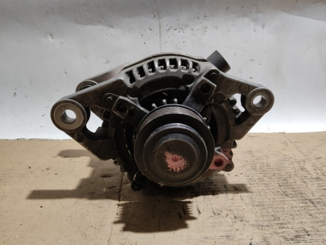 169304 Alfa Romeo 159, Brera, Spider 2,4 20v Diesel Generátor 150A 50500728 a képen látható sérüléssel