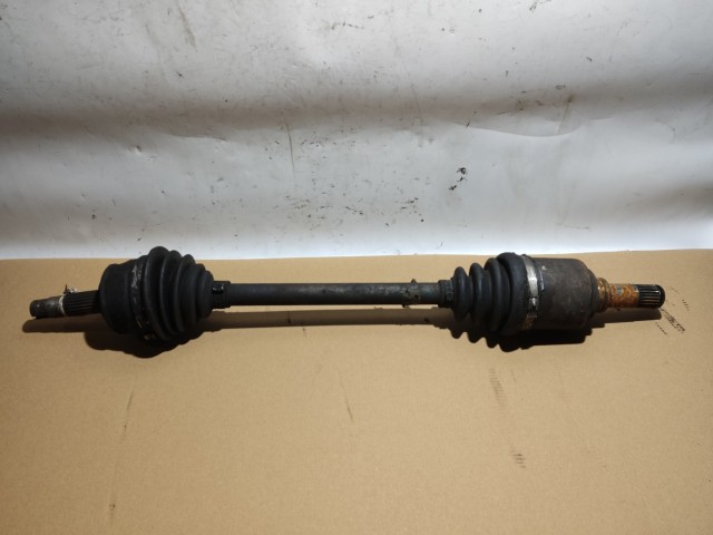 Fiat Punto II.-III. 1,2 8-16v benzin bal első féltengely 46307565