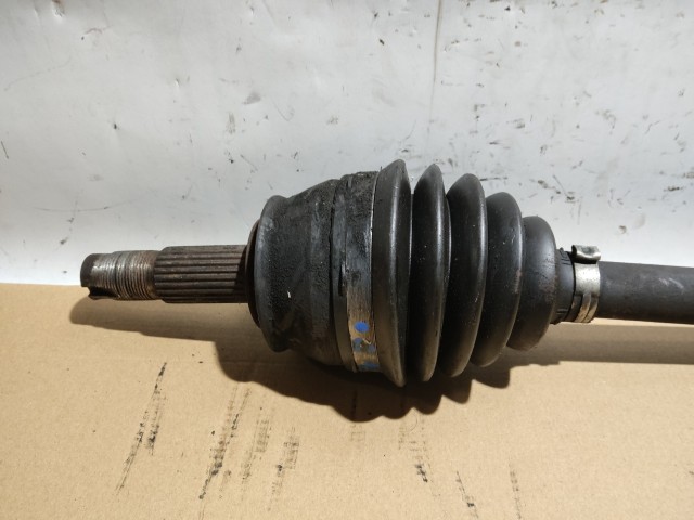 Fiat Grande Punto 1,2 8v benzin bal első féltengely, belső kehely nélkül!!!!!