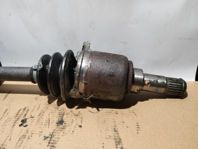 169696 Fiat 500 1,2 8v benzin jobb első féltengely, belső gumiharang szakadt!!! 