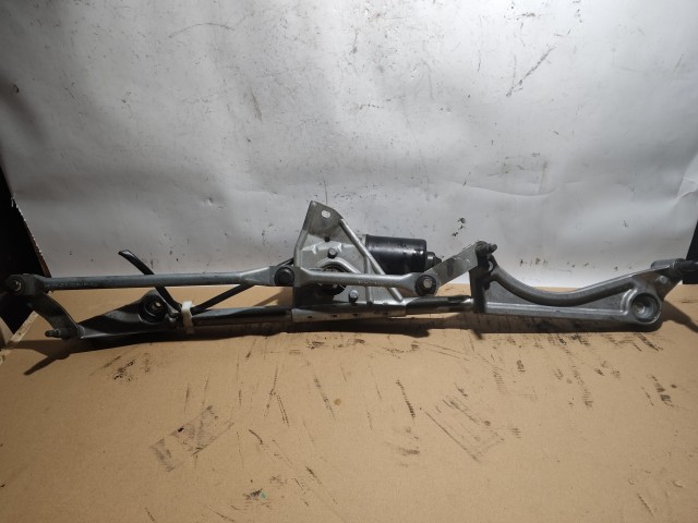 Mercedes Benz C-Class W203 2000-2007 Ablaktörlő motor mechanikával,a képen látható sérüléssel