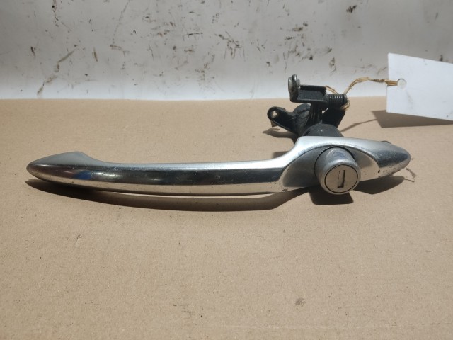 Alfa Romeo 156 1997-2005 bal első külső kilincs, tollas kulcsos zárbetéttel