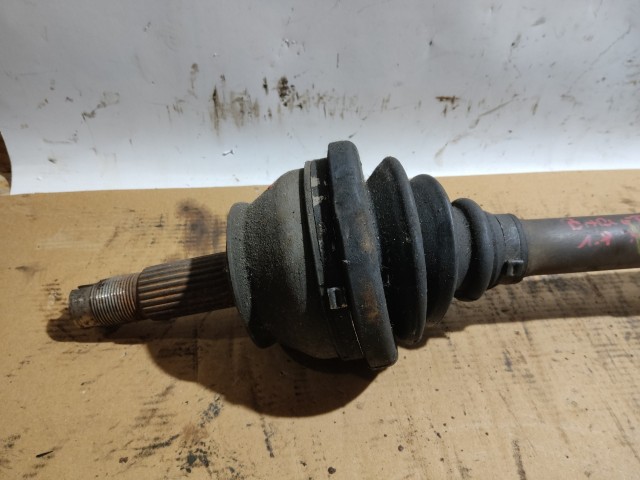 Fiat Barchetta 1995-2004 1,8 16v benzin jobb első féltengely, nem Abs-s kivitel!!!!