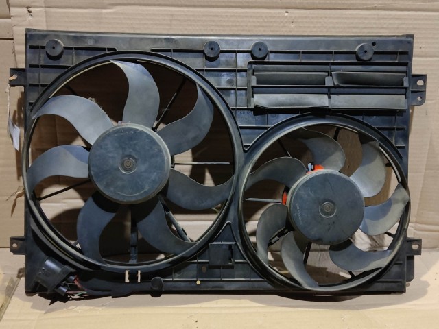 Volkswagen Tiguan 2008-2011 Diesel Hűtőventilátorkeret motorral Siemens  1K0121223