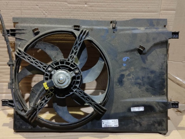 Fiat Grande Punto 1,2 8v benzin Hűtőventilátorkeret motorral 55700995