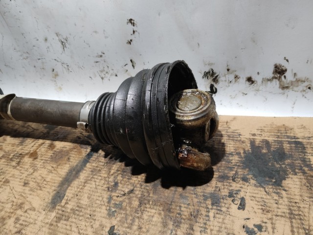 174578 Alfa Romeo MiTo 2008-2018 1,4 16v benzin 135 Le bal első féltengely, belső kehely nélkűl 25 bordás, TCT váltós