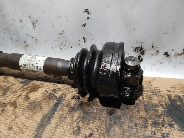 174585 Alfa Romeo MiTo, Fiat Grande Punto  2005-2009 Féltengely, belső kehely és csillag nélkül!!!!