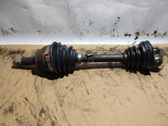 174588 Alfa Romeo MiTo 2008-2018 1,3 16v Diesel 90 Le bal első féltengely, belső kehely nélkűl 25 bordás