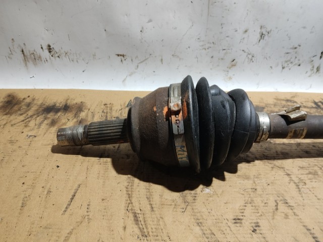 174588 Alfa Romeo MiTo 2008-2018 1,3 16v Diesel 90 Le bal első féltengely, belső kehely nélkűl 25 bordás