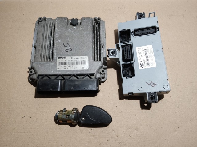 174613 Alfa Romeo Gt 2,0 16v Jts motorvezérlő szett 55195024 , 0261s01032