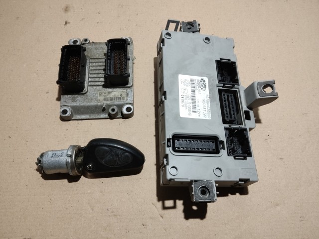 201158 Alfa Romeo 147 1,6 16v Ts 120 Le benzin motorvezérlő szett 0261207728 , 55187059