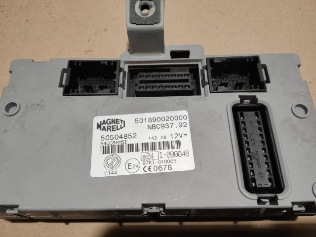 174616 Alfa Romeo 147 1,6 16v Ts 105 Le motorvezérlő szett 55204990 , 0261207727