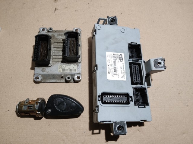 174619 Alfa Romeo 147 1,6 16v Ts 105 Le motorvezérlő szett 55198556 , 0261207727