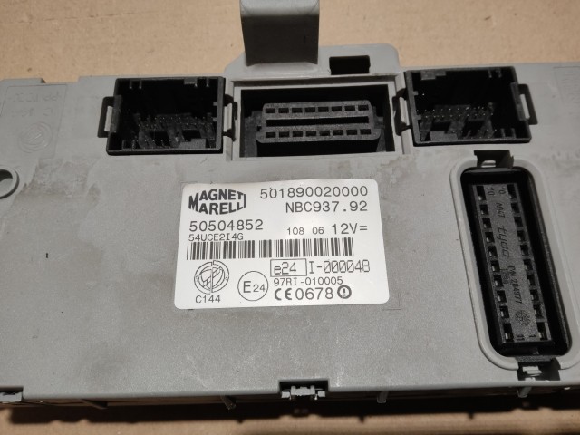 174621 Alfa Romeo 147 1,6 16v Ts 105 Le motorvezérlő szett 55204990 , 0261207727