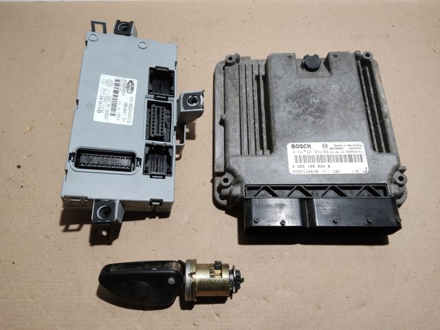 174622 Alfa Romeo Gt 2,0 16v Jts motorvezérlő szett 55195024 , 0261s01032