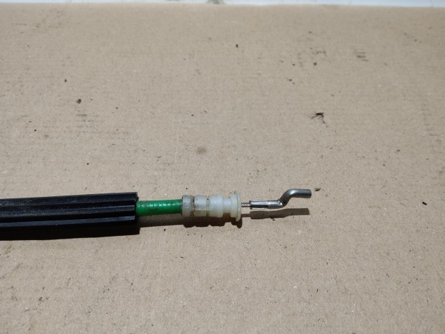 Lancia Ypsilon 2003-2011 külső kilincs és a zárszerkezet közötti bowden, jobb első