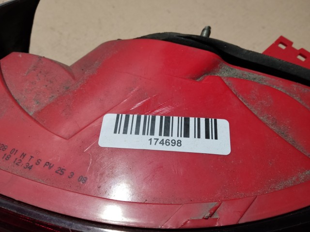 174698 Alfa Romeo 159 jobb hátsó külső lámpa, a képen látható sérüléssel 50504818