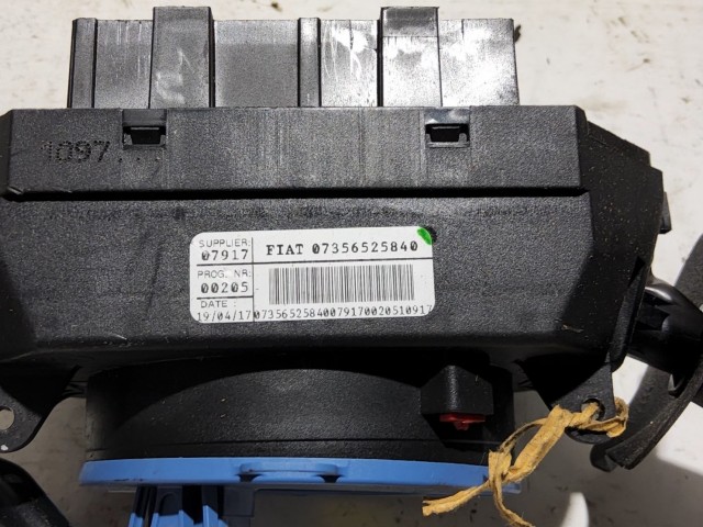 Fiat 500 2015- multikormányos kormánykapcsoló 735652584
