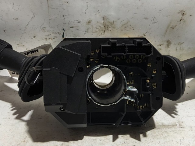 Lancia Delta multikormányos, automata menetfényes kormánykapcsoló 