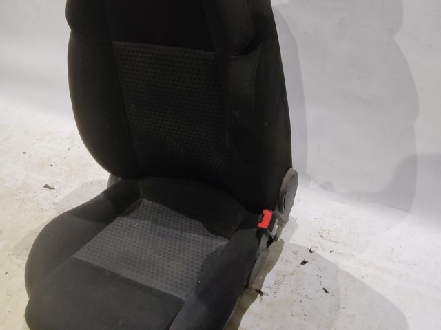 166535 Alfa Romeo Giulietta 2010-2020 jobb első szövet ülés