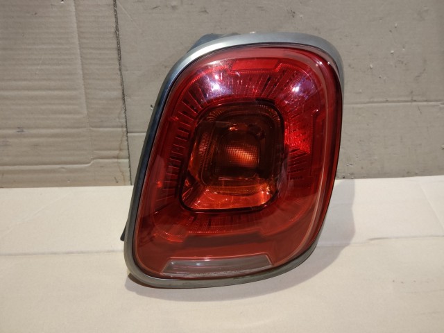 166545 Fiat 500 X 2015-2018 Lámpa , Fényszóró Használt sima  Jobb hátsó