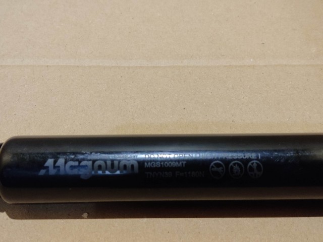 Alfa Romeo 159 sw utángyártott új csomagtérajtó teleszkóp 50508010