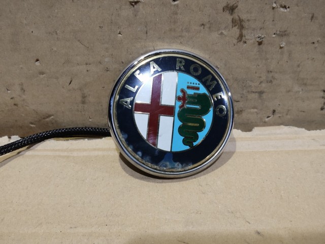 Alfa Romeo 159 2005-2011 Embléma, embléma tartó Használt  Csomagtér ajto    