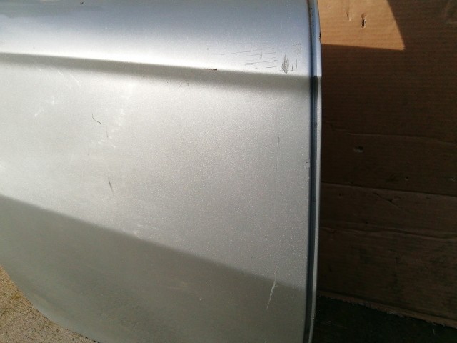 158294 Alfa Romeo 147 2000-2010 Jobb hátsó ezüst színű ajtó, a képen látható sérüléssel