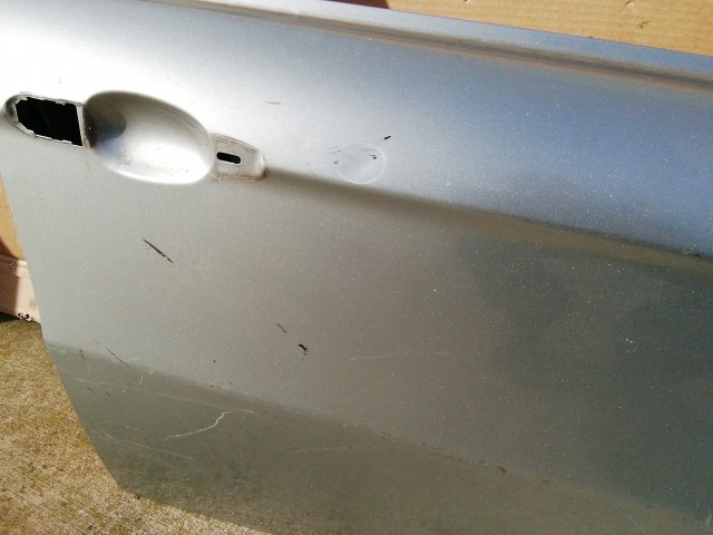 158300 Alfa Romeo 147 2000-2010 Jobb első ezüst színű ajtó, a képen látható sérüléssel