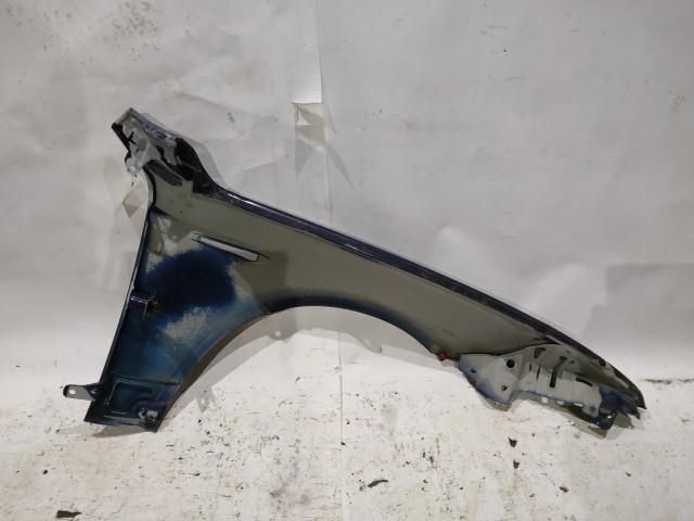 75643 Alfa Romeo 159, Brera, Spider fekete színű bal első sárvédő, a képen látható sérüléssel 