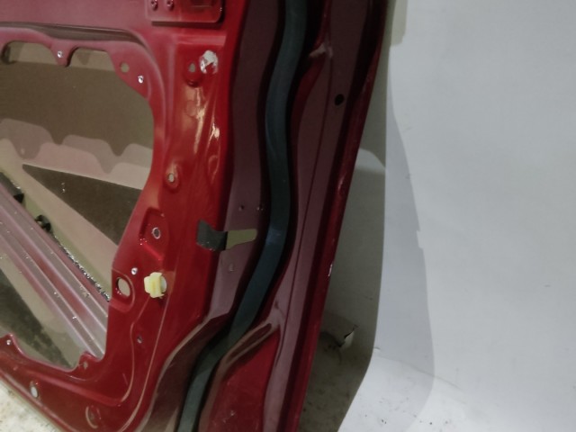 166763 Alfa Romeo Giulietta 2010-2020 bordó színű jobb első ajtó, a képen látható sérüléssel