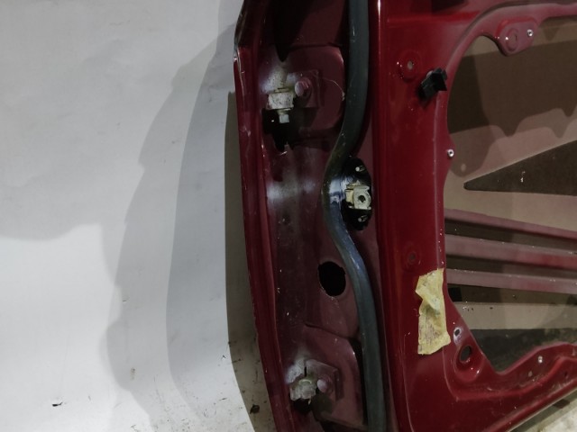 166763 Alfa Romeo Giulietta 2010-2020 bordó színű jobb első ajtó, a képen látható sérüléssel