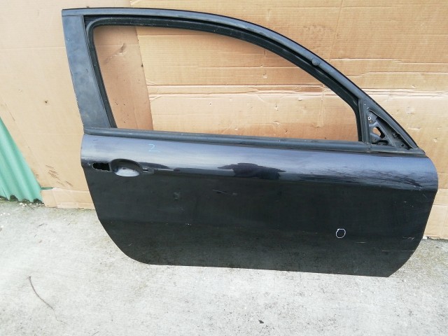 158314 Alfa Romeo 147 2000-2010 3 ajtós jobb oldali ajtó, a képen látható sérüléssel