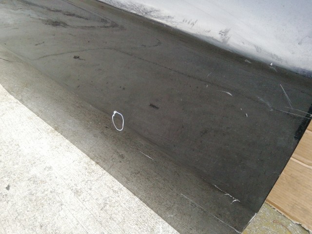 158314 Alfa Romeo 147 2000-2010 3 ajtós jobb oldali ajtó, a képen látható sérüléssel